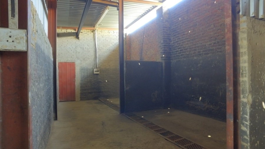To Let commercial Property for Rent in Oos Einde North West